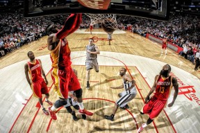 b体育官方-世界杯最新形势：利物浦高居榜首，洛杉矶快船强势追赶，冠军归属成迷