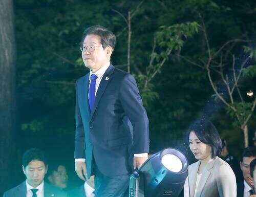 勒夫意外当选年度最佳教练，球迷惊喜万分